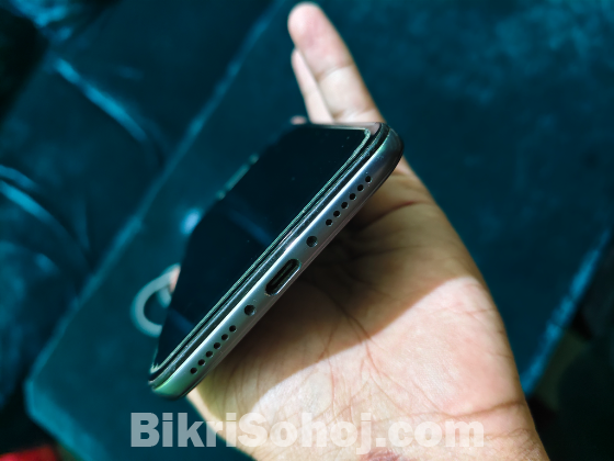 Xiaomi Poco f1 (6/128)